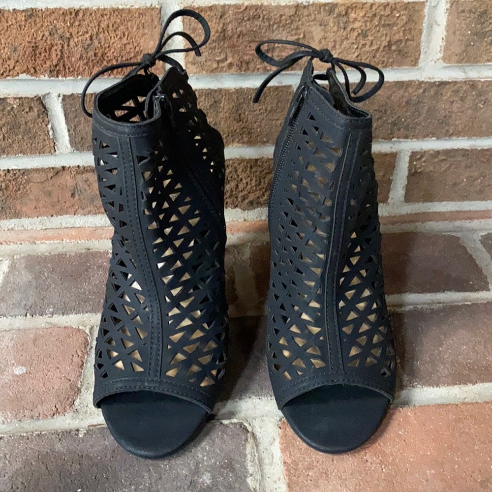 Peep Toe Black Heels